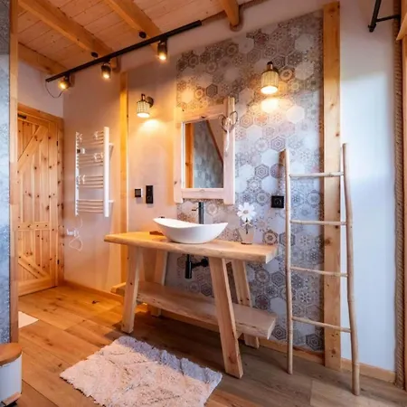 Winterchalet Mit Jacuzzi & Sauna, Ihr Gemuetlicher Rueckzugsort Im Schnee Dom wakacyjny Altenberg (Osterzgebirge)